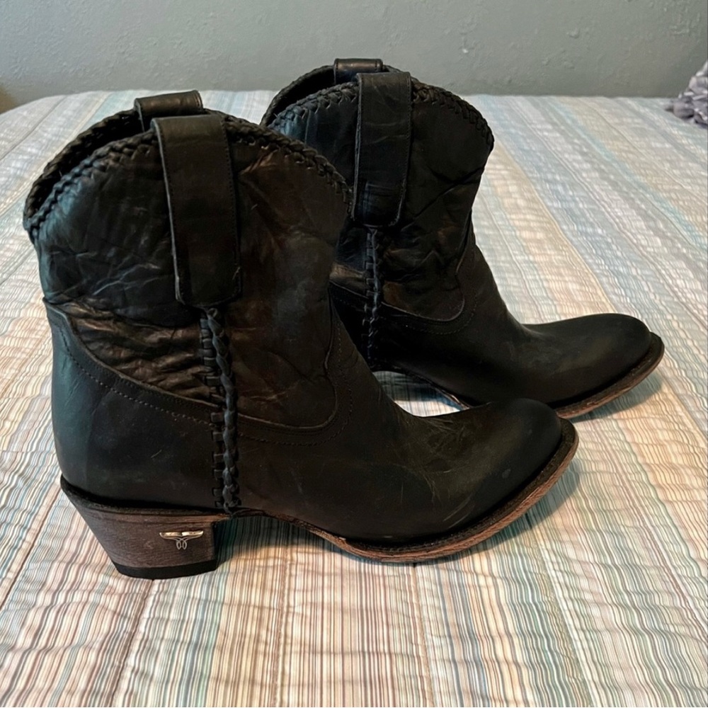 Women’s size 11 Lane Plain Jane Bootie